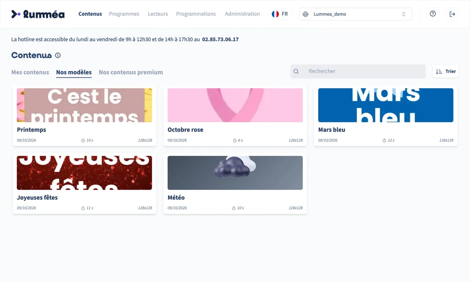 La bibliothèque de contenus, sur l’onglet Nos modèles : cinq modèles au format 128 × 128 — Printemps, Octobre rose, Mars bleu, Joyeuses fêtes et Météo —, chacun avec sa vignette, sa date et sa durée ; à côté, les onglets Mes contenus et Nos contenus premium.